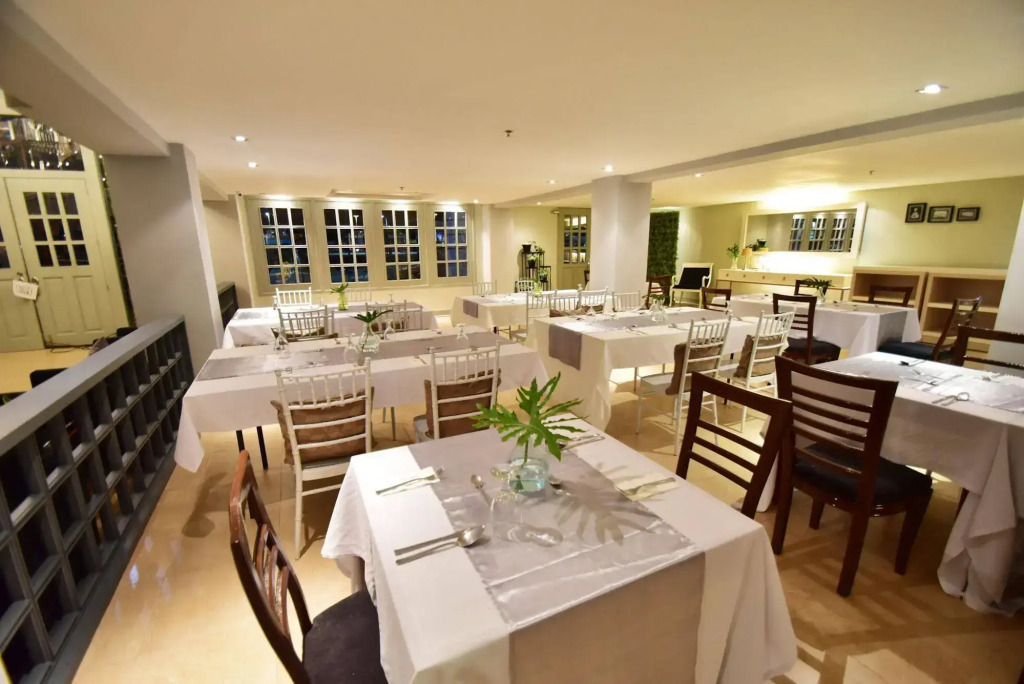 Almont City Hotel