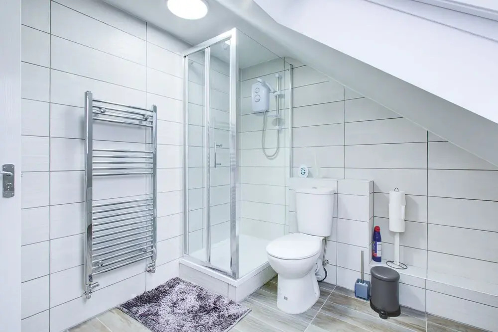 6 - 7 Beds-sleeps 12-elizabeth Line-free Parking