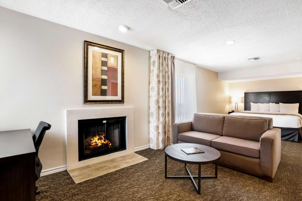 Chase Suite El Paso
