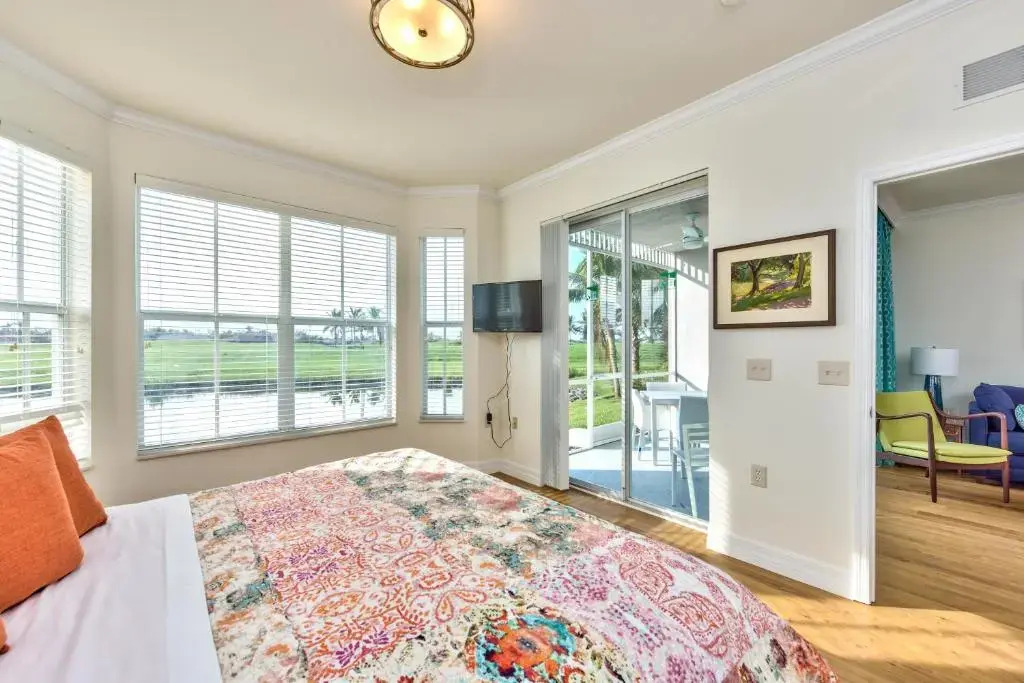 Catina - Freshly renovated stylish 2BR 2BA condo in Lely Resort with lake & golf course views private lanai and access to pool gym tennis and more! Prime location just minutes from Naples beaches and 5th Ave, perfect for a relaxing Florida getaway