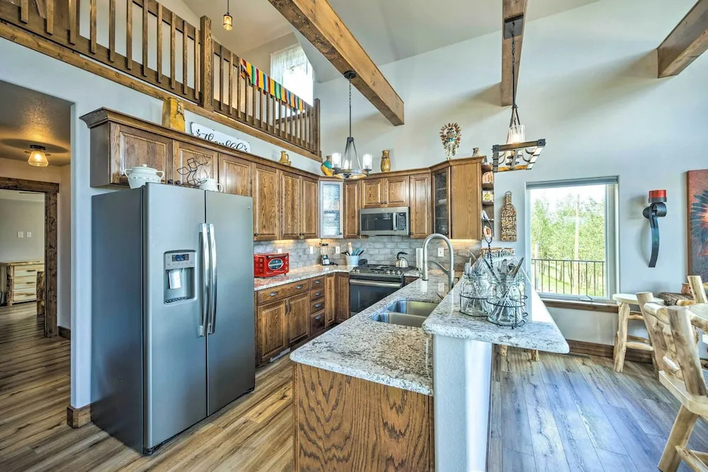 Hot Tub & Mtn View! Cripple Creek Retreat