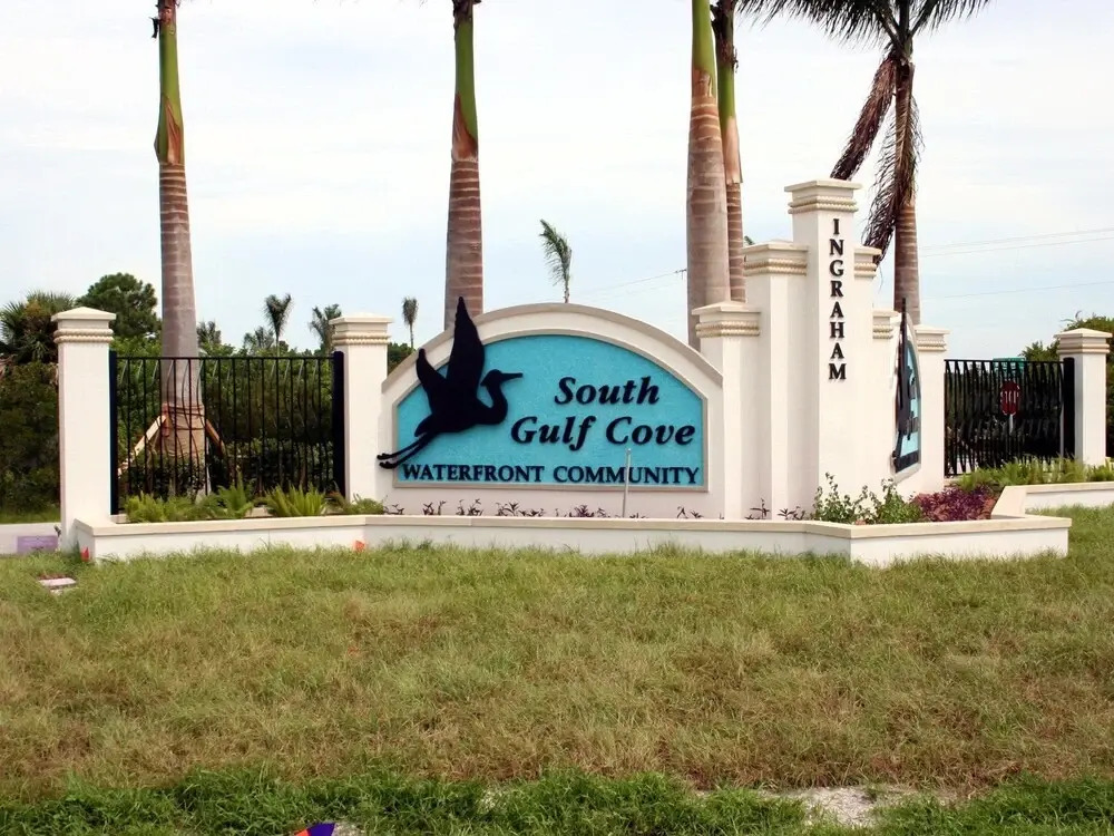 Dolphin Cove