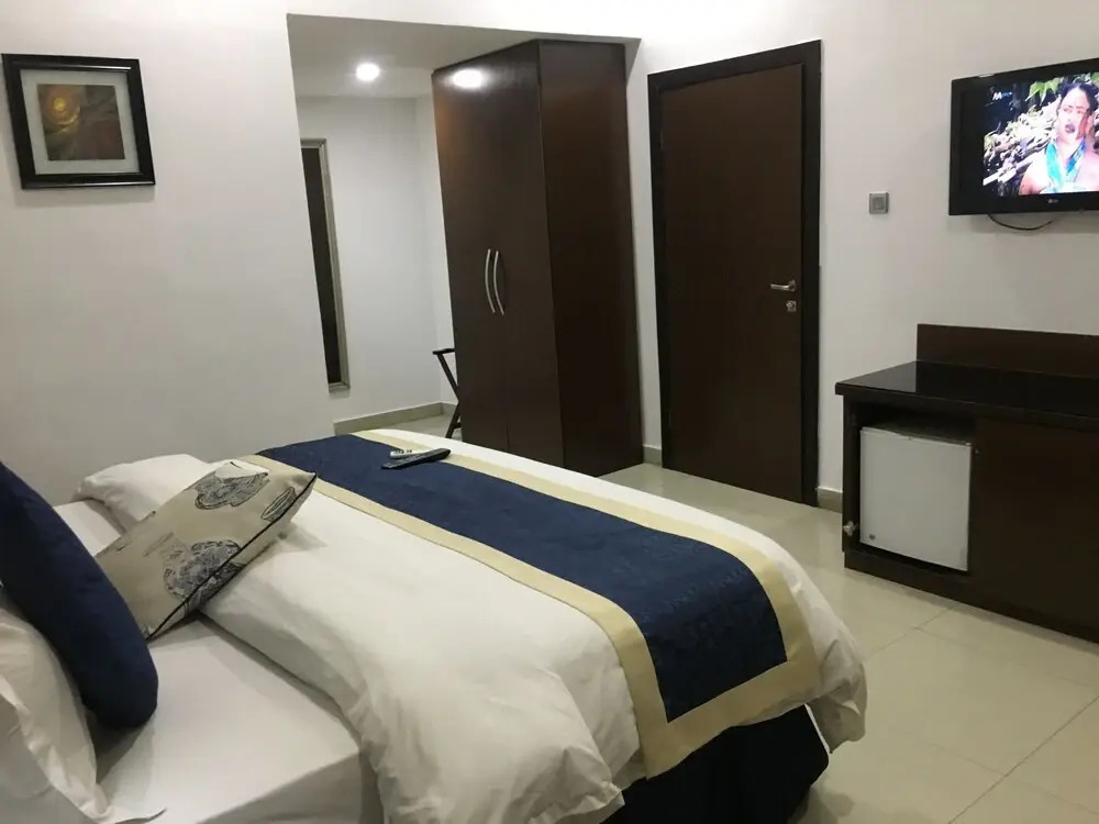 Parktonian Hotel Ikate