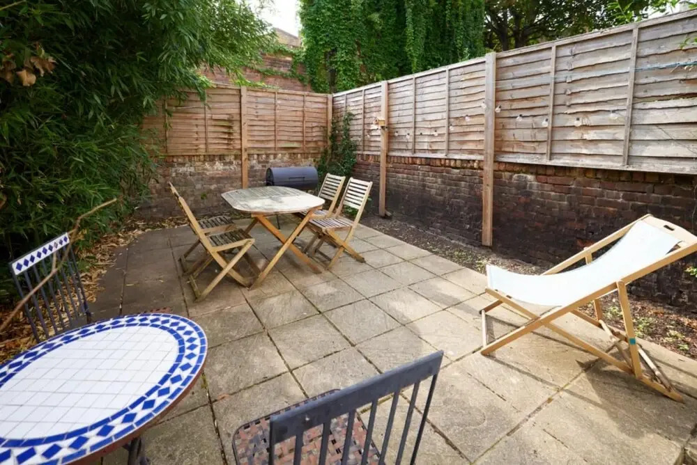 The Myddelton Square Garden Den - Tempting 2bdr Flat With Garden