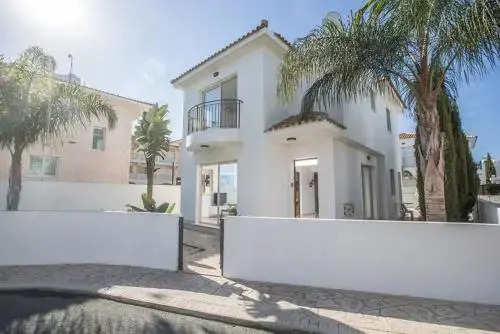 The Ultimate 5 Star Holiday Villa in Protaras with Private Pool And Close To the Beach, Protaras Villa 1292