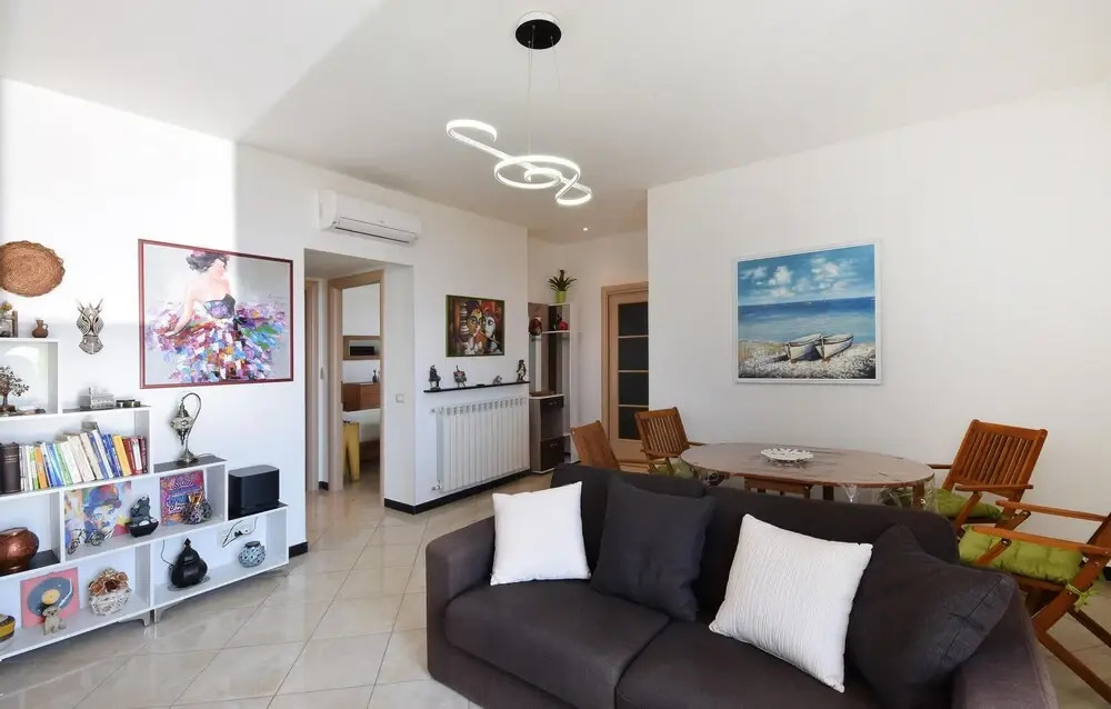 Beautiful Apartment in Genova Pra' With Wifi and 2 Bedrooms