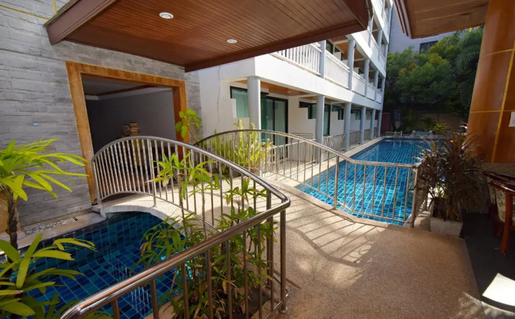 Honey Resort