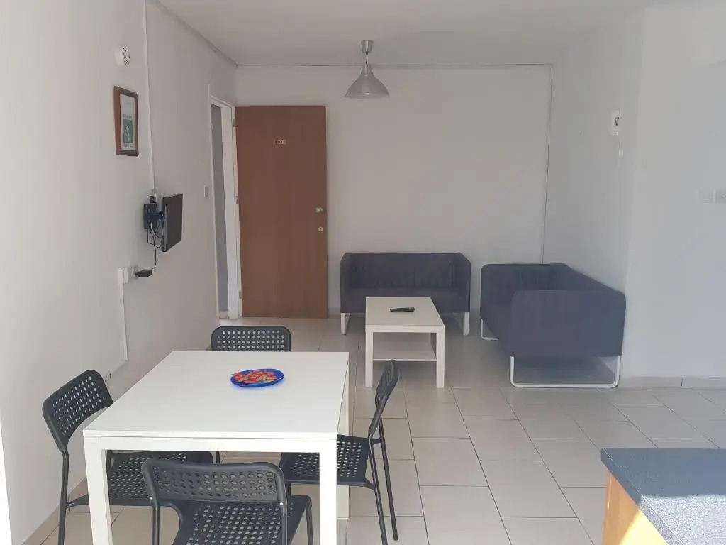 Valentinos Court