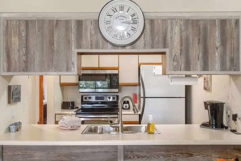 The Cozy Place - Pointe Royale Condo Perfect for Couples!
