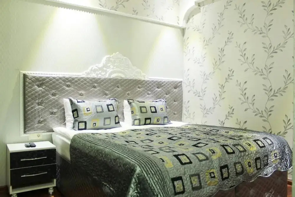 Hotel Villa Old Rustaveli / Квартира Проспект Руставели центр