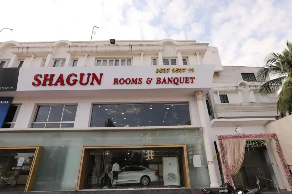 Hotel Shagun Rooms & Banquet, Surat