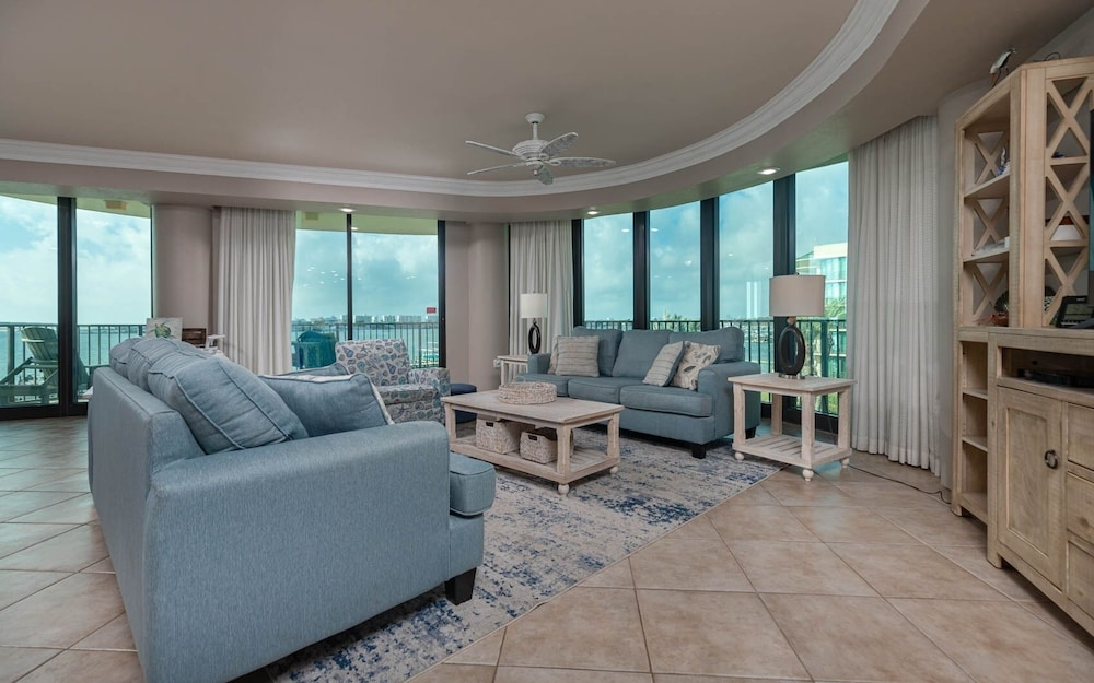 Phoenix On The Bay 1332 3 Bedroom Condo