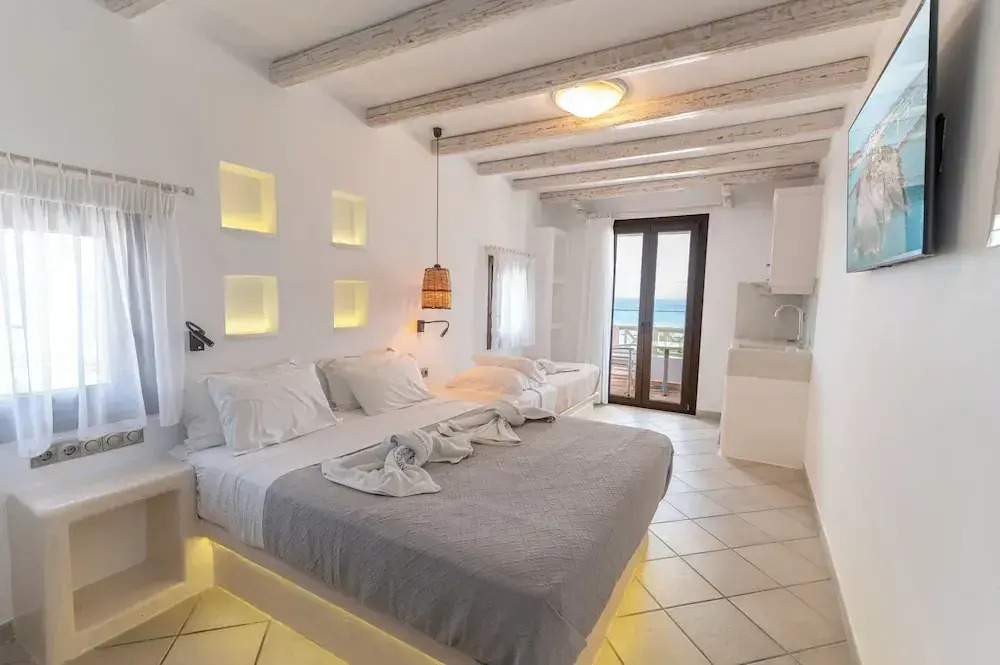 Nikos Apartments & Studios