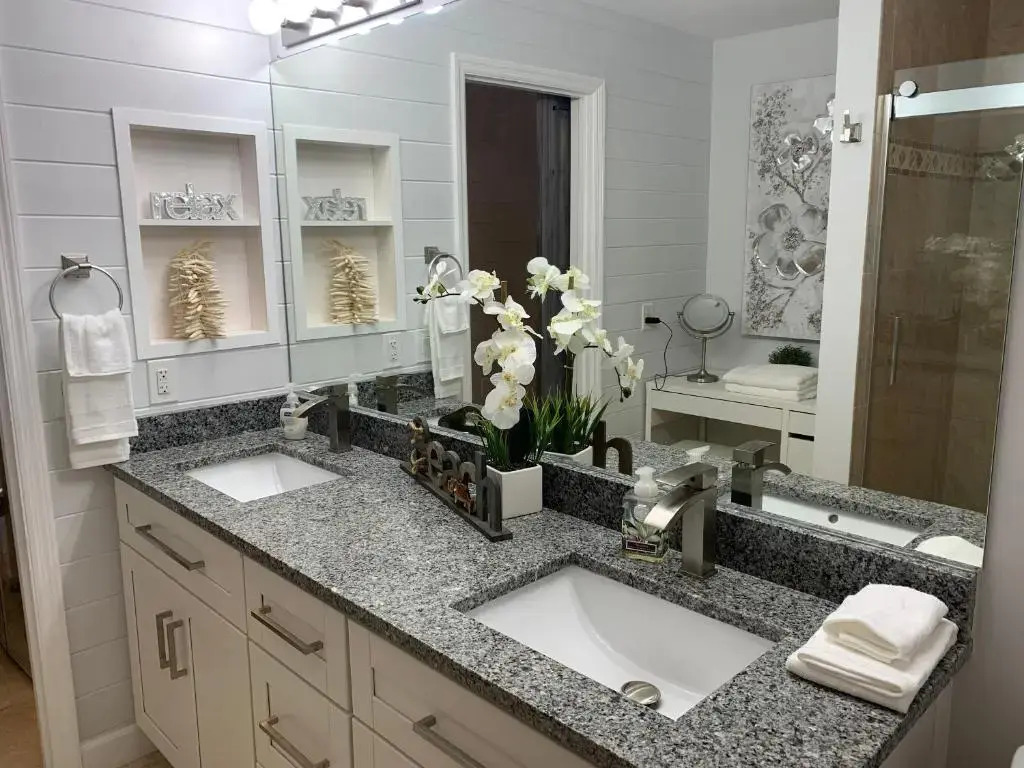Modern Coastal Home near Siesta Key and Downtown