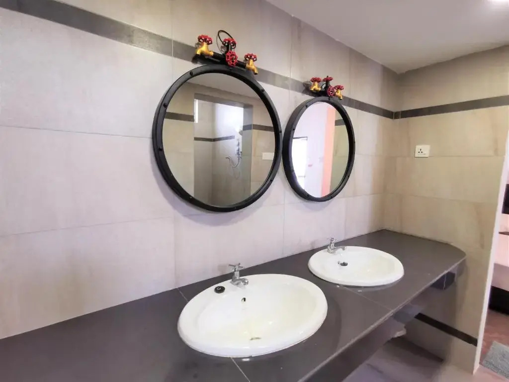 MWV Suite Room (MUAR)
