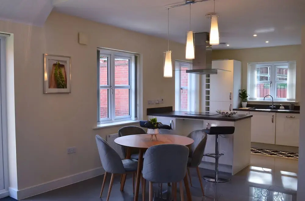 Short Breaks - Harcourt Way