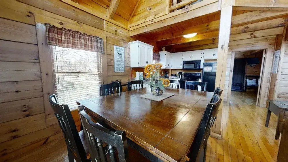 Pure Country - 3 Br cabin by RedAwning