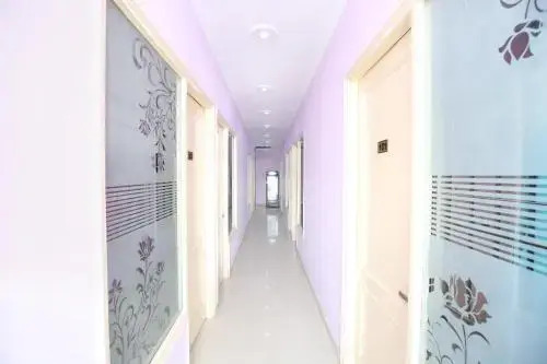 OYO 16099 Hotel Four Season