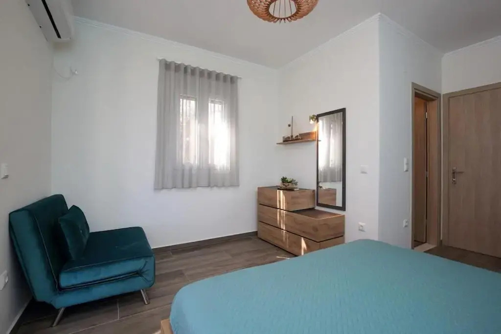 Villa Melias, luxurious villa with superb view of the islands, 400m from the sea