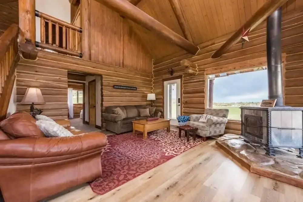 The Two Moose Inn - Luxury Log Cabin for Families!