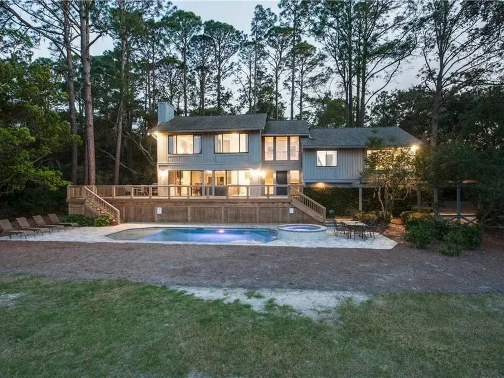 Wren Drive 18 by RedAwning