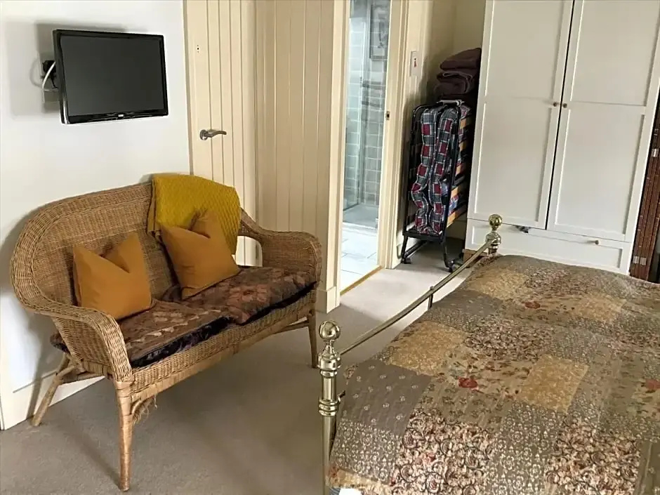 Large guest room in stylish Georgian town house
