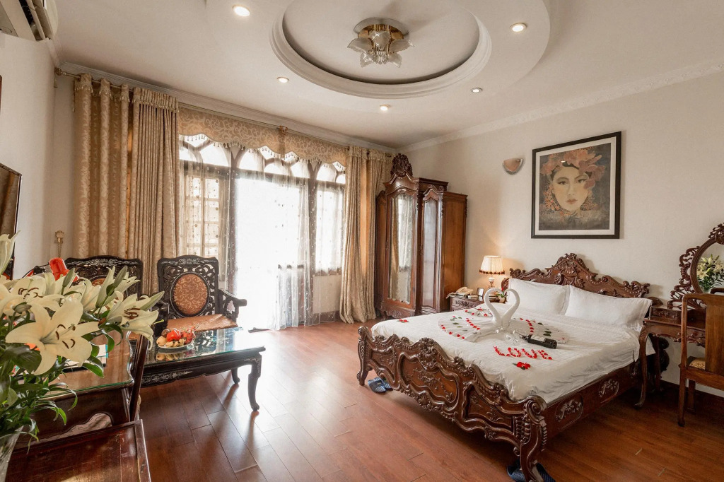 Hanoi Little Town Hotel