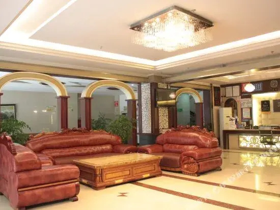 Luzhou Ping'an Ye Business Hotel (Tianyuan Square)