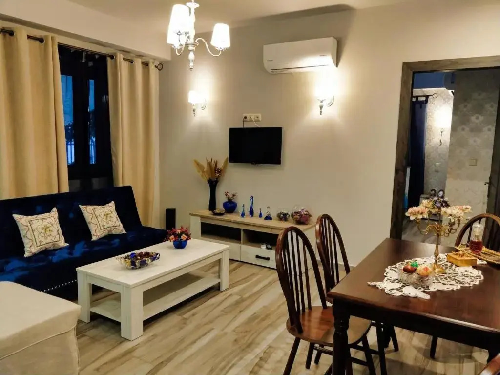 Mama's Cozy Room 3
