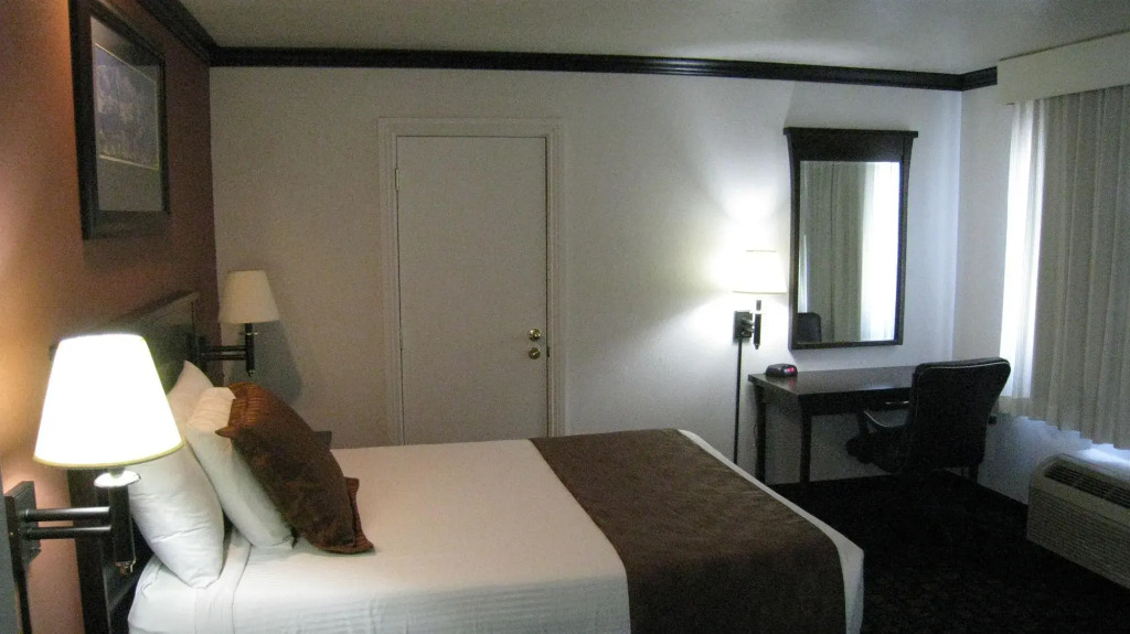 Discovery Inn