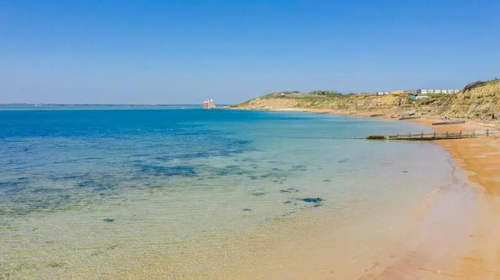 Bay - Brambles Chine, Colwell Bay, Nr Yarmouth - 5 star WiFi - Short walk to The Hut and beach - Ferry offers