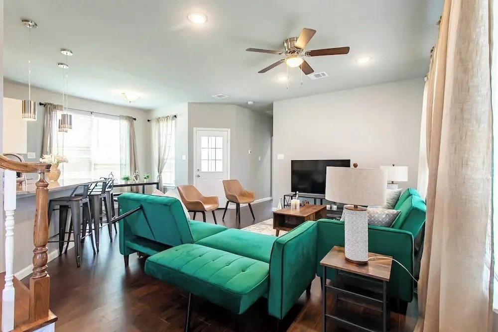 4BR Home in the Heart of Cowboy Nation!