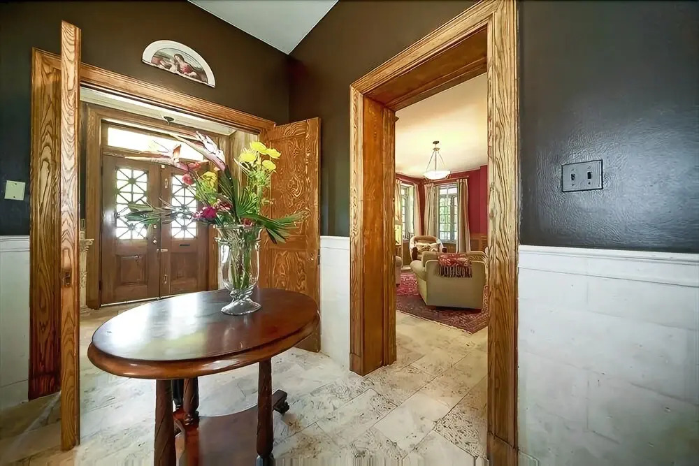 1717 Northwest House #1007 - 8 Br Home