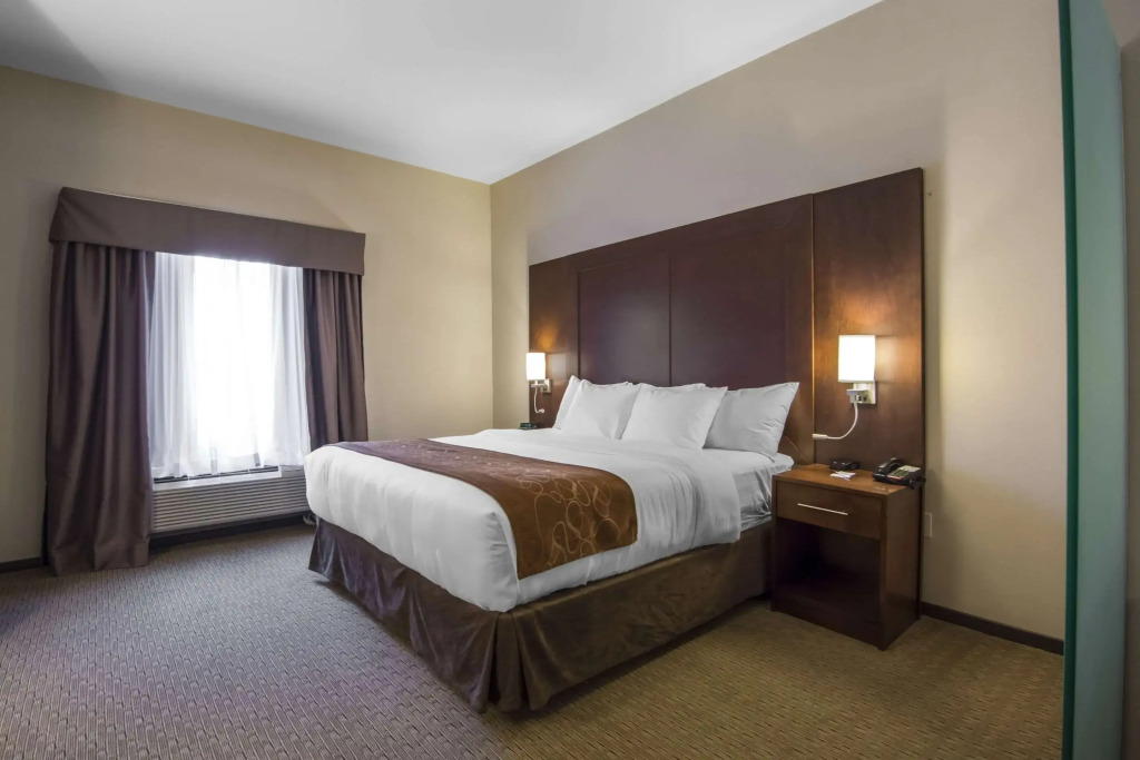 Comfort Suites