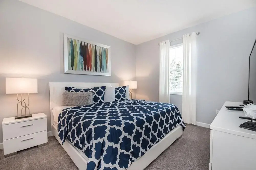 8 Bdrm 5 Bath Villa