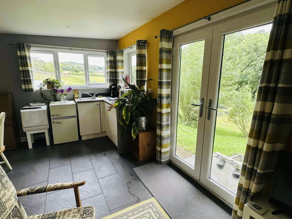 The Cabin in Lifton With 1 Bedrooms and 1 Bathrooms