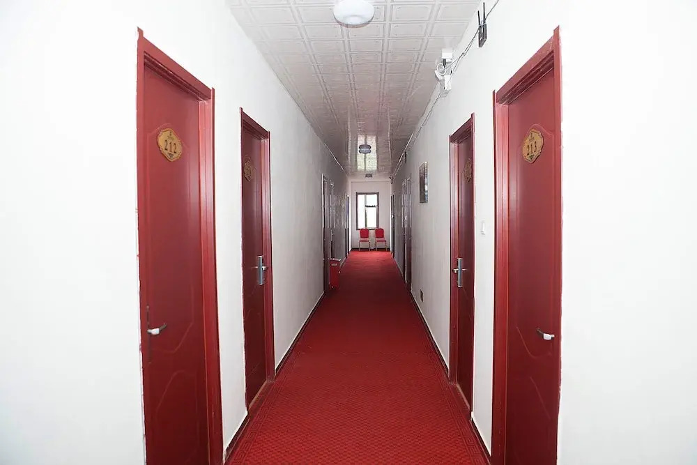 Yijie Holiday Hotel  Laiyuan Baishishan