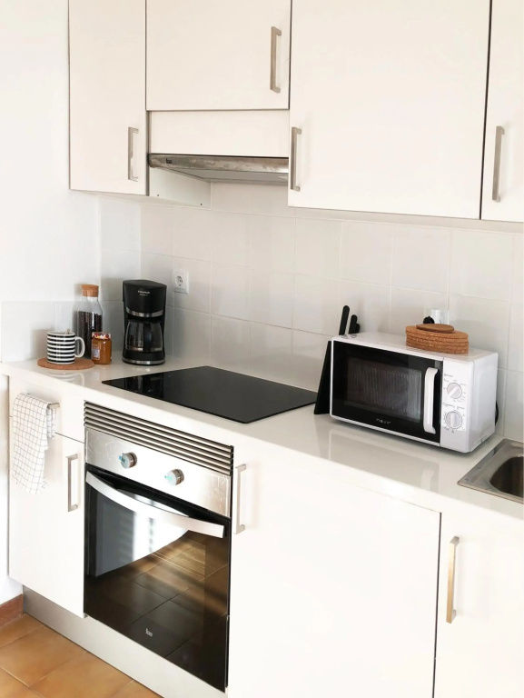 New Stunning Seaview Apartment with lovely balcony