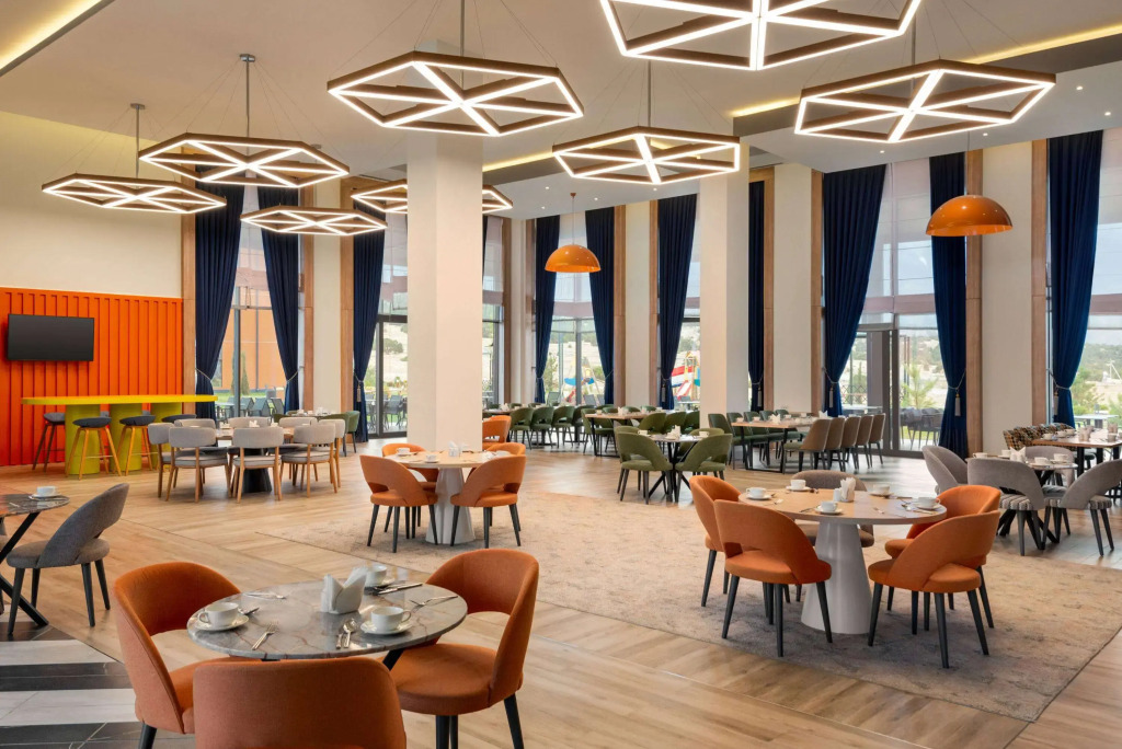 Отель Ramada Encore by Wyndham Zomin