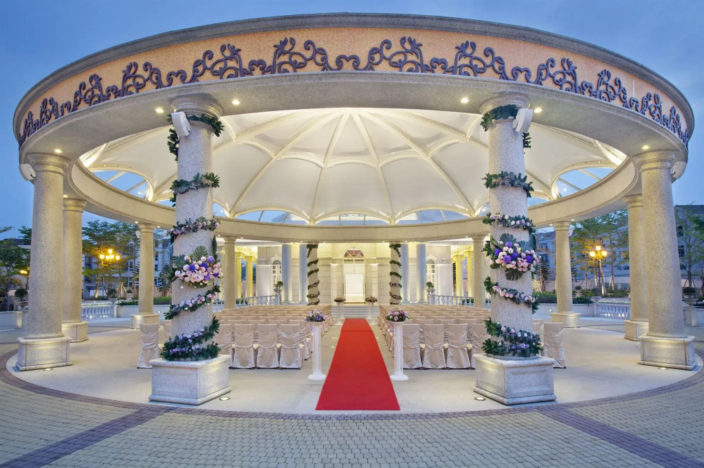 E-Da Royal Hotel