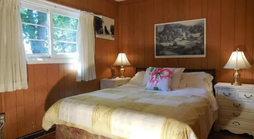 Tel-A-Friend Motel