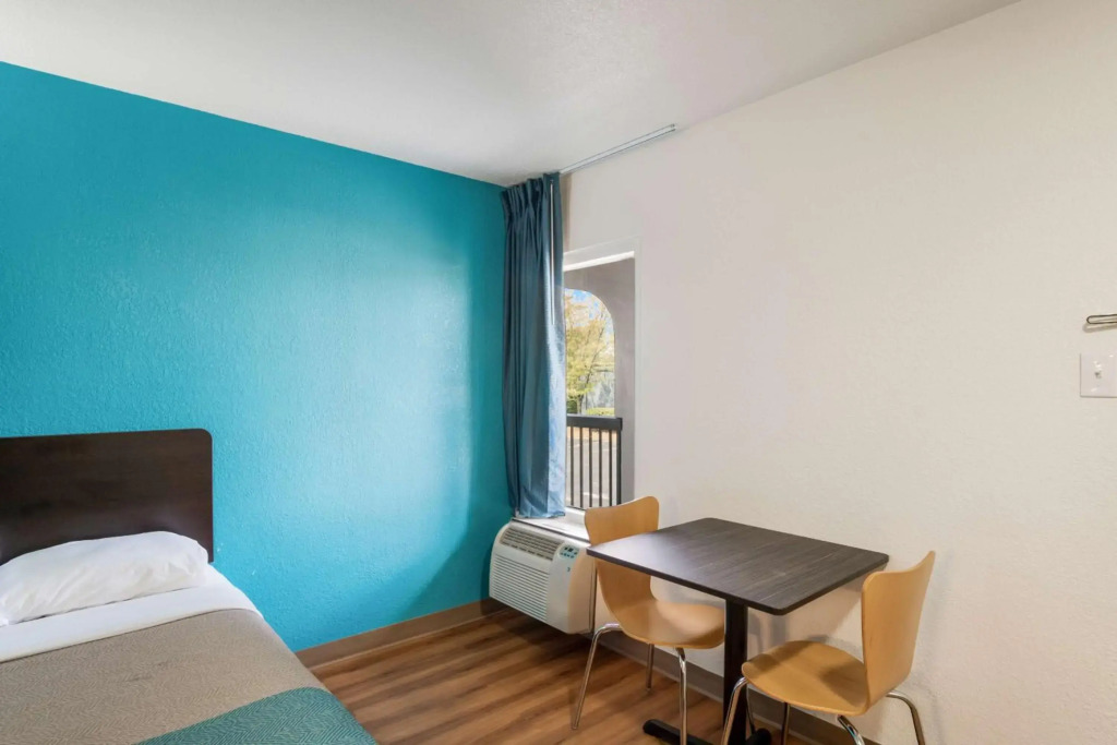 Motel 6-Lexington, KY - Airport