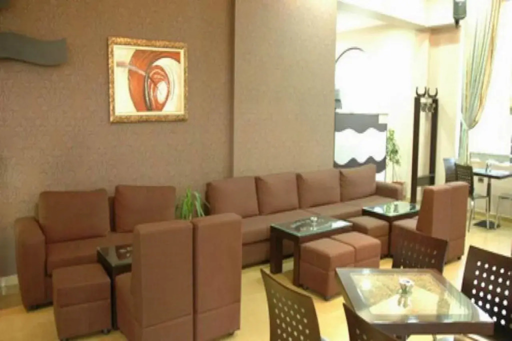Hotel 1 Maji