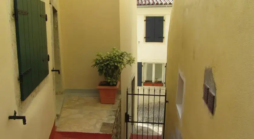 Holiday House Mirna