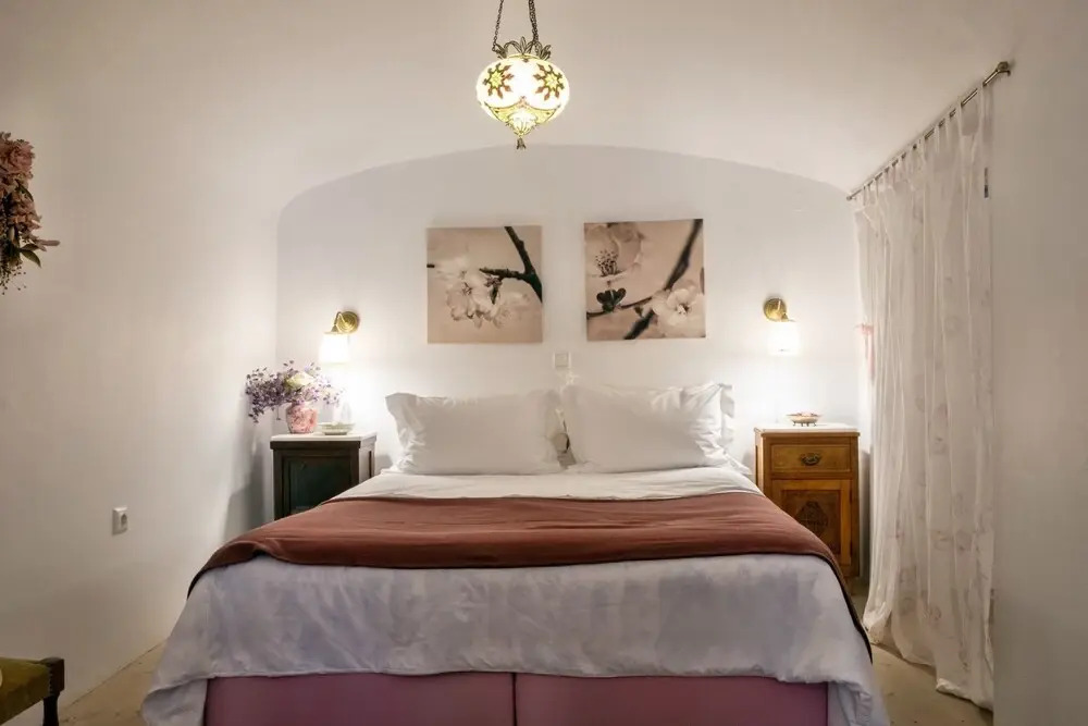 Mezzo Cave House