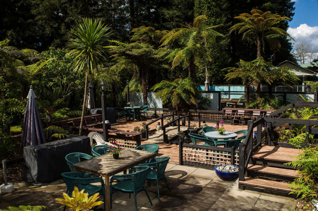 Woodlands Motel