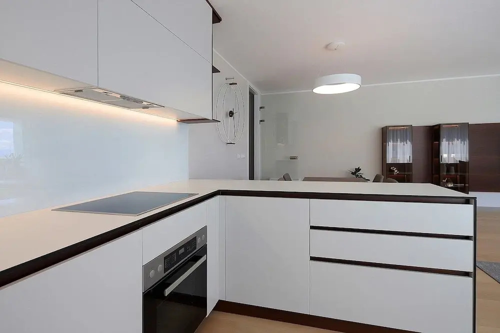 Stylish Apartment 100m from the Beach