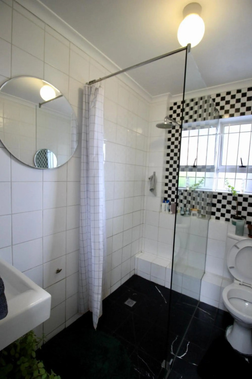Tamboerskloof 2 bed apartment
