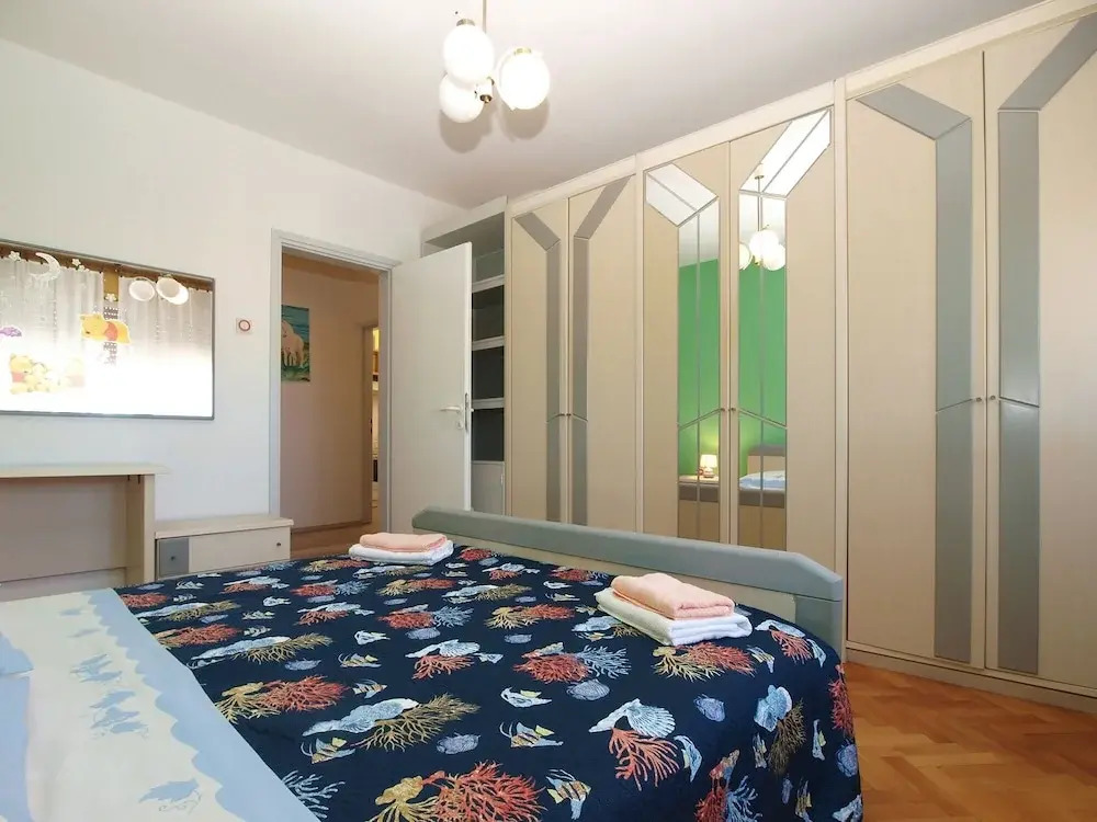 Apartment 1922