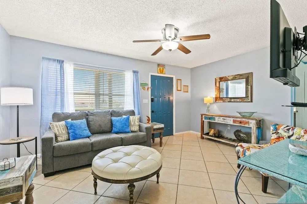 2BR Condo w Pool Beach Access and Walk to Hangout